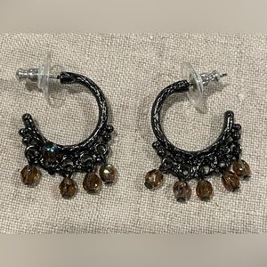 GUN METAL C HOOP EARRING WITH AMBER BEADS